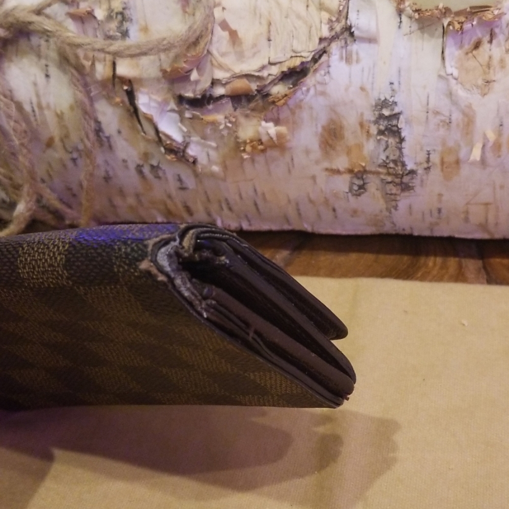 Authentic Louis Vuitton demier wallet - Picture 8 of 8